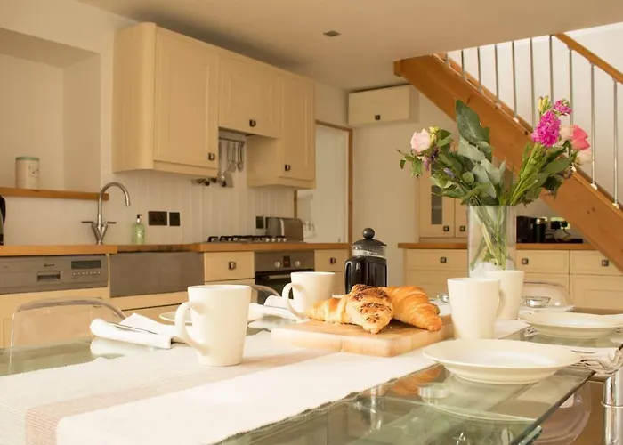 Hébergement de vacances Spacious One Bedroom House With Garden In Clifton *