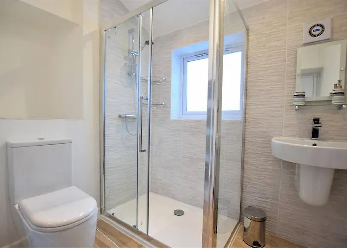 Spacious One Bedroom House With Garden In Clifton Casa vacanze