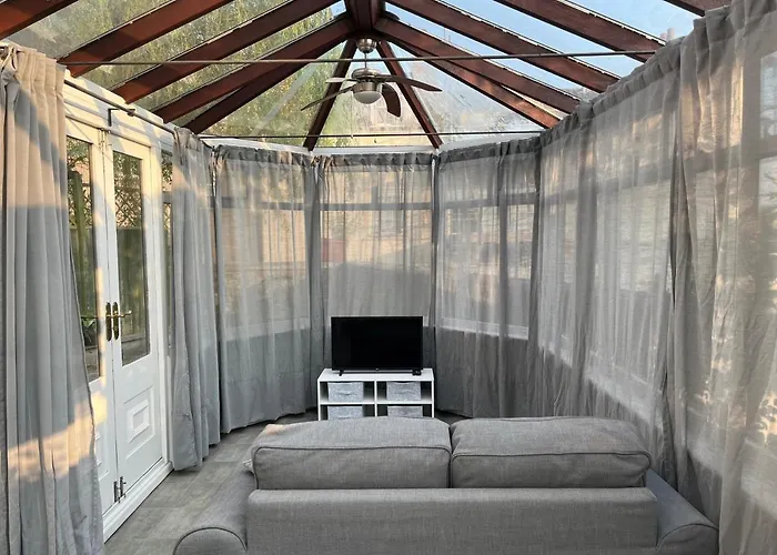 펜션 Spacious One Bedroom House With Garden In Clifton *